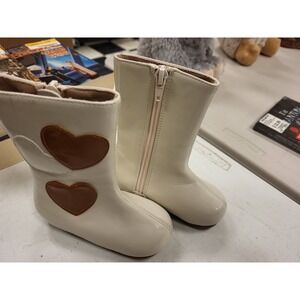 Baby Toddler Cream Boots‎ Brown Heart Detail Girls Shoes Size 21 EU Leather Look